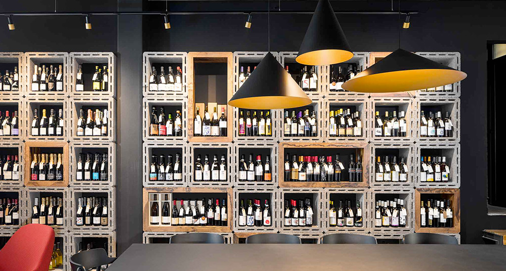 Enoteca vino esclamativo